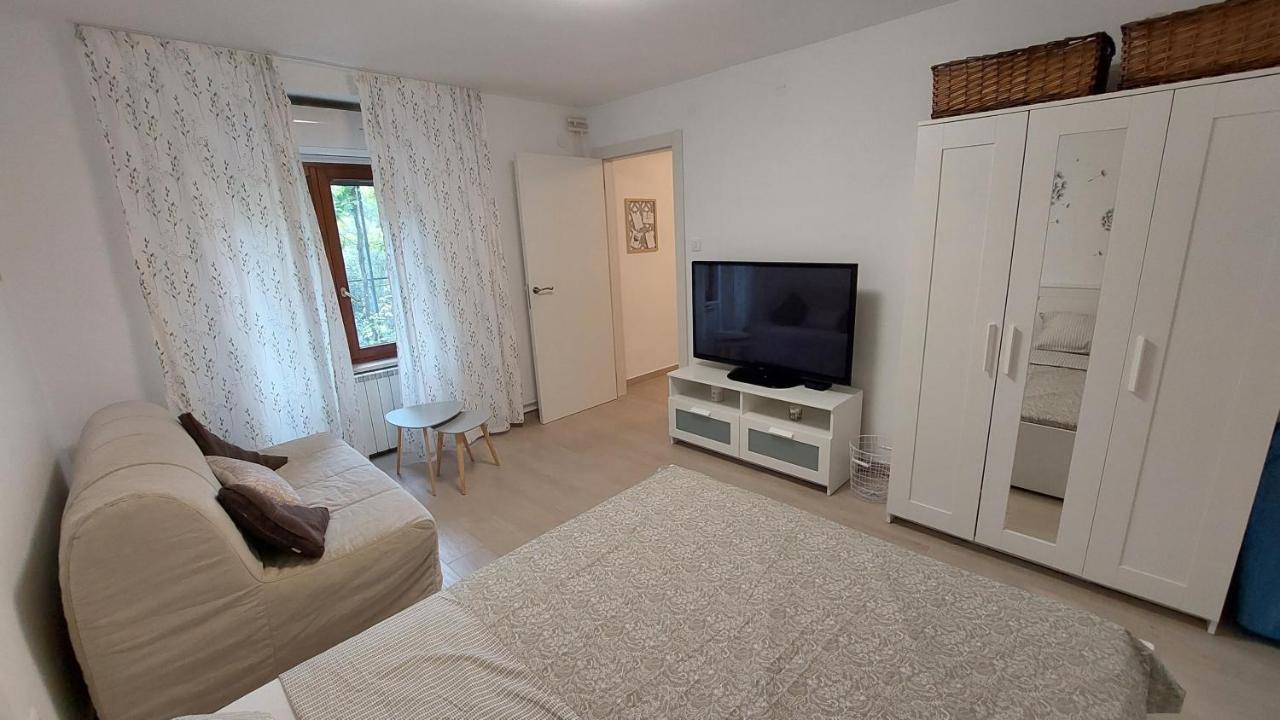 Apartma Rizana Dekani Exterior photo