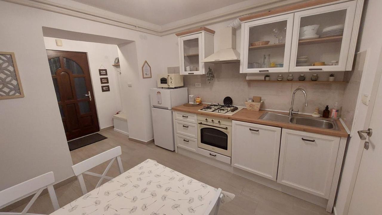 Apartma Rizana Dekani Exterior photo